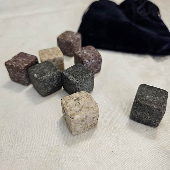 Granite dice - Picture 6 of 6